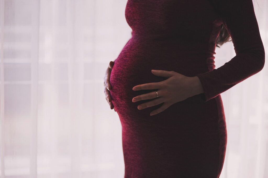 妊娠中のまつげ育毛剤の使用は安全なのか？