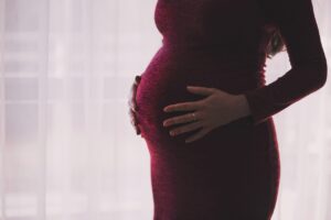 妊娠中のまつげ育毛剤の使用は安全なのか？