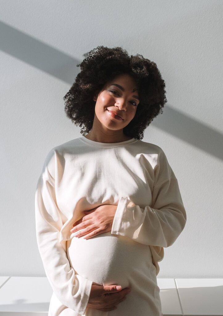 まつげを伸ばす妊娠中の注意点は？