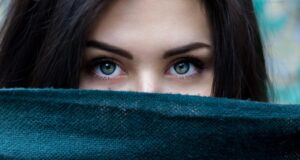 まつ毛育毛に効果的なまぶたのマッサージ方法は？